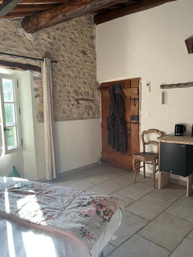 Mas Lou Parpaioun Bed and Breakfast Crestet Exteriör bild