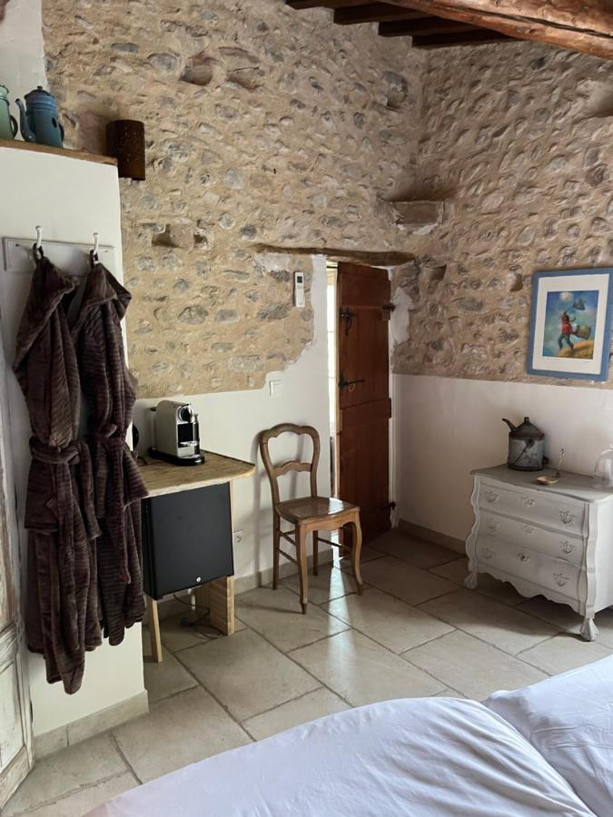 Mas Lou Parpaioun Bed and Breakfast Crestet Exteriör bild