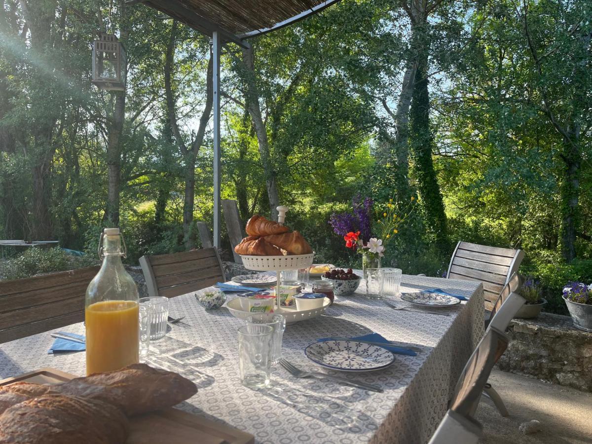 Mas Lou Parpaioun Bed and Breakfast Crestet Exteriör bild