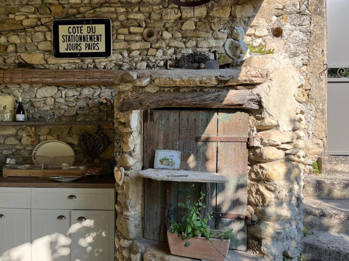 Mas Lou Parpaioun Bed and Breakfast Crestet Exteriör bild